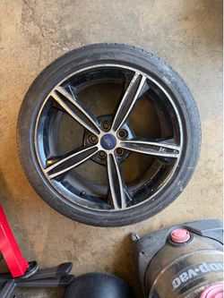 2017 Ford 5 lug 225/45R18 Wheel