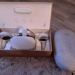 Meta Quest 2- Lightly Used