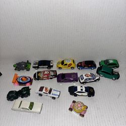 Lot of hot wheels and matchbox cars