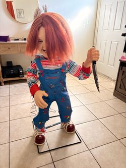 Life-Size Chucky Animatronic Halloween Decoration