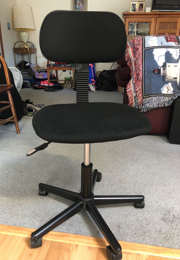 Fabric Task Swivel Chair On Casters For In Lakewood Wa Offerup