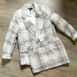 NEW Forever 21 set of tweed blazer and skirt size Small. 
