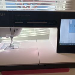 Sewing Machine PHAFF Creative Vision
