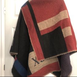 BURBERRY Women Cape, reversible & engraved.