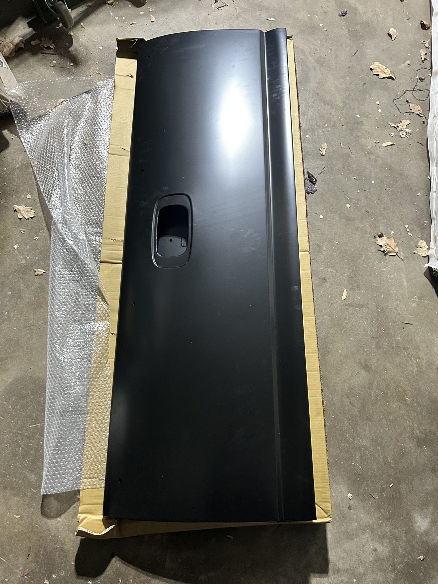 New Primered Rear Tailgate for Chevy Silverado GMC Sierra Pickup 99-06