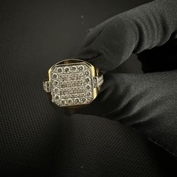 10K Yellow Gold Diamond Ring 