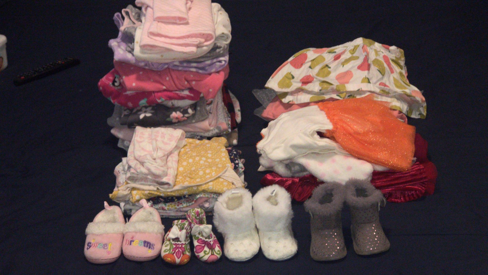 Newborn-12 Months Baby Clothes/shoes/toys/swing&jumper/ Baby Carrier/ Baby Bather