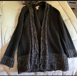 Juniors sweater size lrg