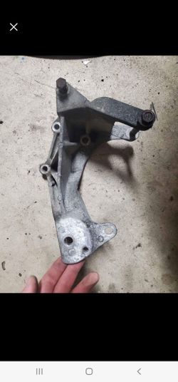 Mustang OEM Alternator Bracket
