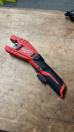 Milwaukee M12 12V Lithium-Ion Cordless Copper Tubing Cutter (Tool-Only)