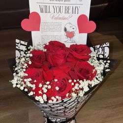 Flowers/ Flores/ Valentines Bouquet/ Arrangements 