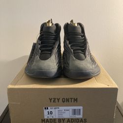 YZY QNTM VNDS size 10 - $100