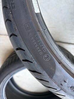 Pirelli P Zero N2 DOT 0922 235 35 ZR 19