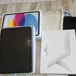 Apple iPad 10th Generation With Apple Magic Keyboard Portfolio 