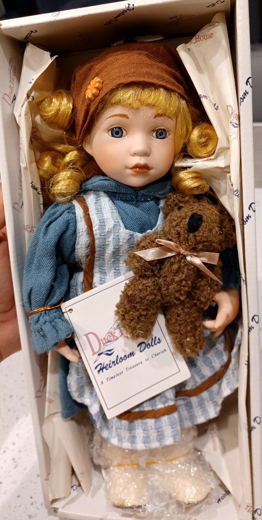 Duck House Heirloom Porcelain Doll In Box With Fabiana