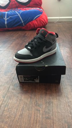 Size 13c Jordan 1 mids