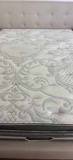 Queen recharge beauty rest mattress