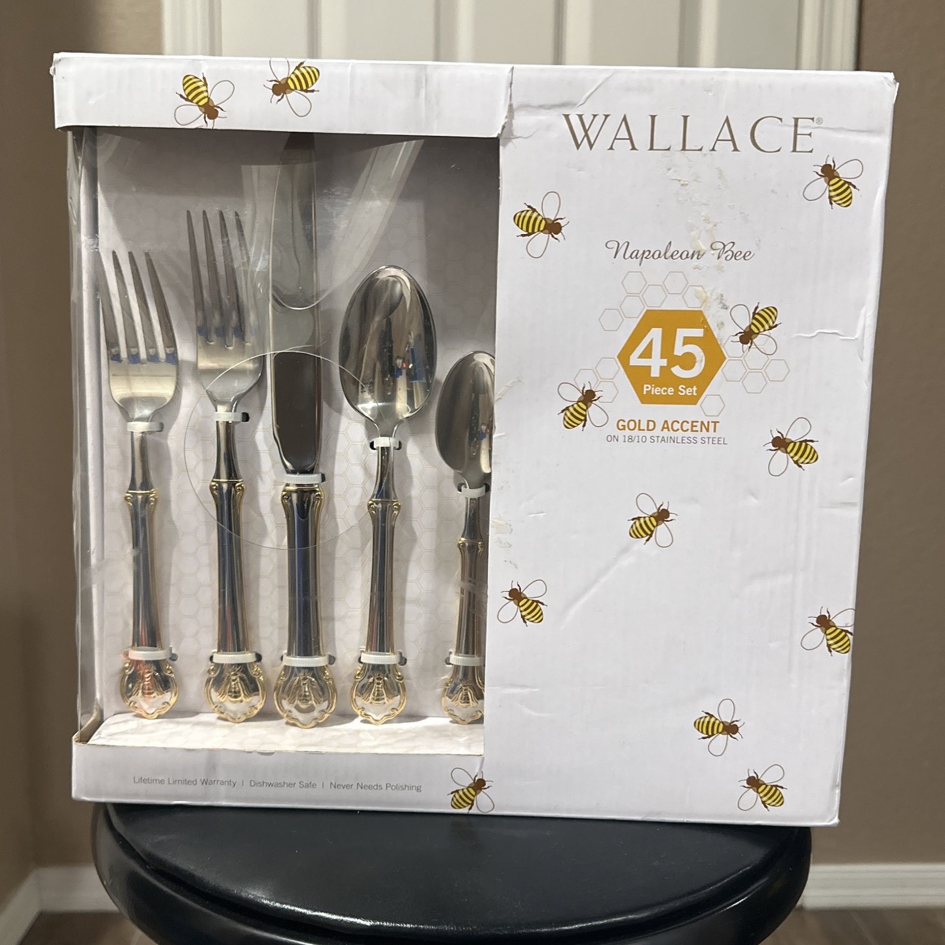 Wallace Napoleon Bee 24kt Gold Accent 18/10 Stainless Steel 45-piece Flatware Set