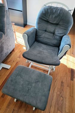 Storkcraft Premium Hoop Glider & Ottoman Rocking Chair (Excellent Condition)