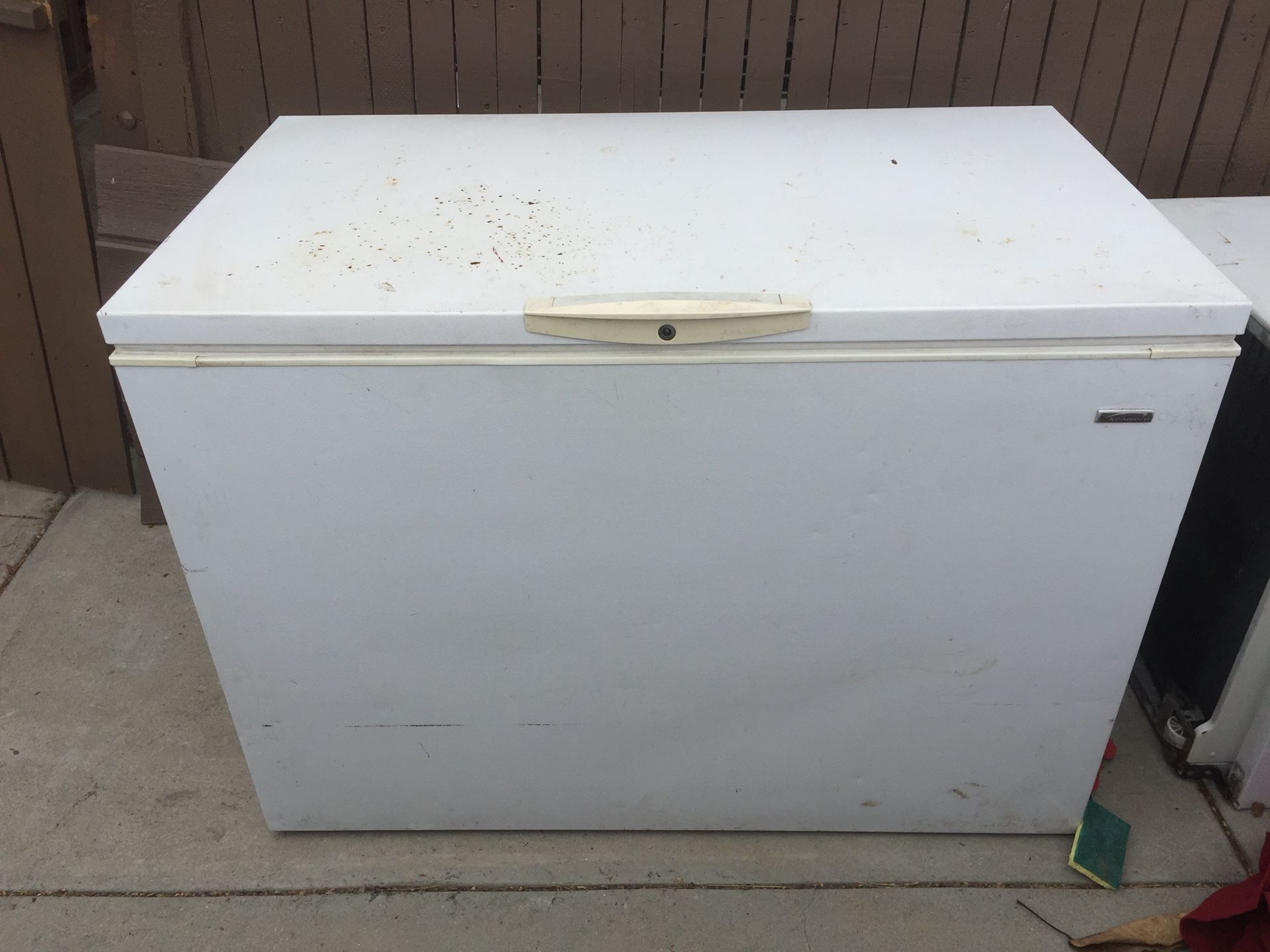 Kenmore Frost Free Chest Freezer (14.8 cubic feet)