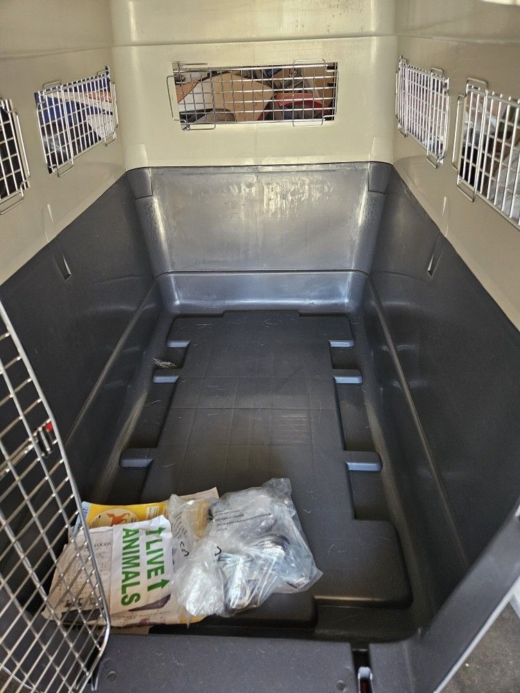 Extra Large Dog Animal Kennel Airline Certified Brand New