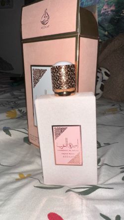 Ameerat Prive rose perfume