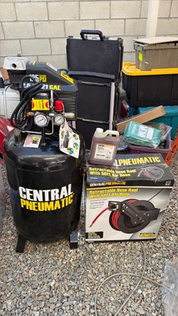 Central Pneumatic 21 Gal 135 PSI Air Compressor Bundle
