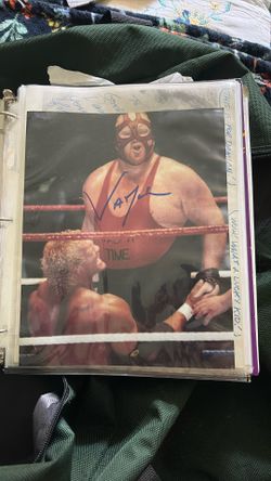 WWF SIGNED VADER PICTURE 