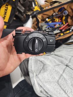 E90 328i Headlight Control
