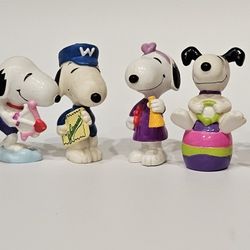 8 1998 Snoopy Figurines