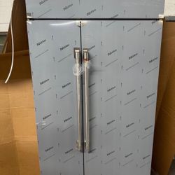 CAFÉ™ 42" Smart Built-In Side-by-Side Refrigerator