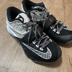 Kevin Durant KD BHM Edition Basketball Shoes – Size 10