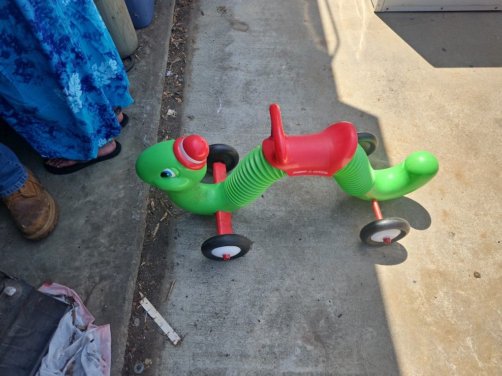 Radio Flyer Worm
