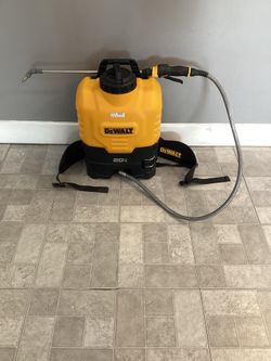 Dewalt DXSP190681 Backpack Sprayer 4 Gallon With Battery