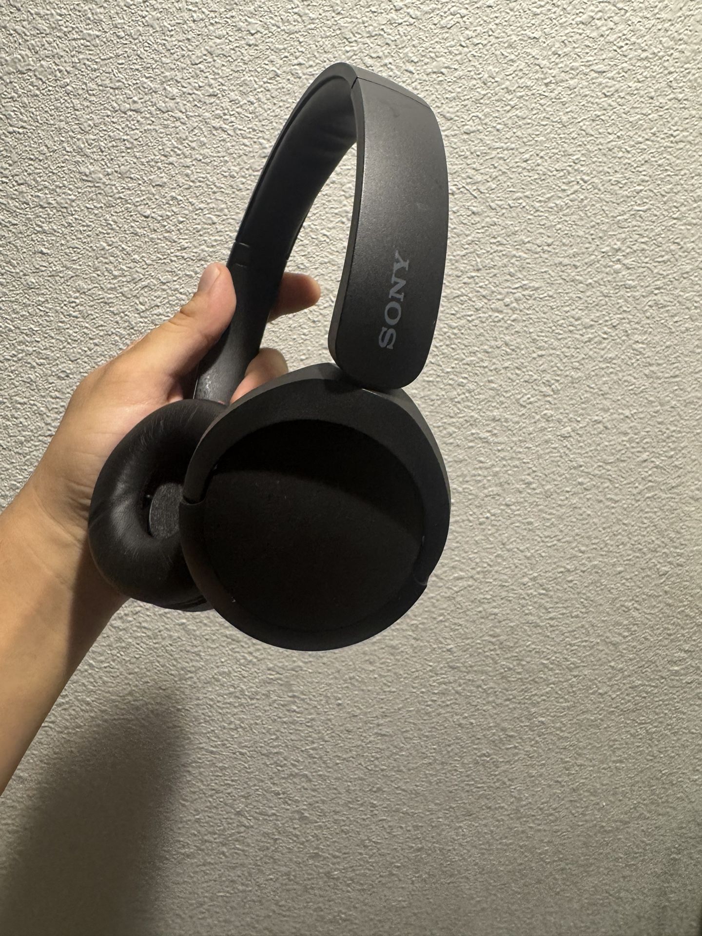 wireless sony headphones wh-ch520