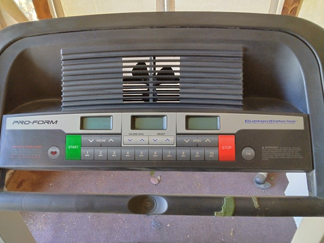 Practically Brand New Treadmill It's Worth More Than A Couple Hundred Dollars But I'm Selling It Just For $50 That's A Good Deal Today Anybody Want It