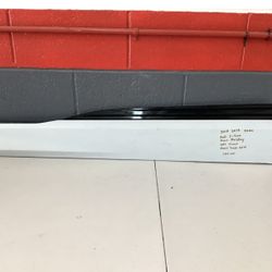 2018-2020 AUDI E-TRON LEFT FRONT DOOR MOLDING