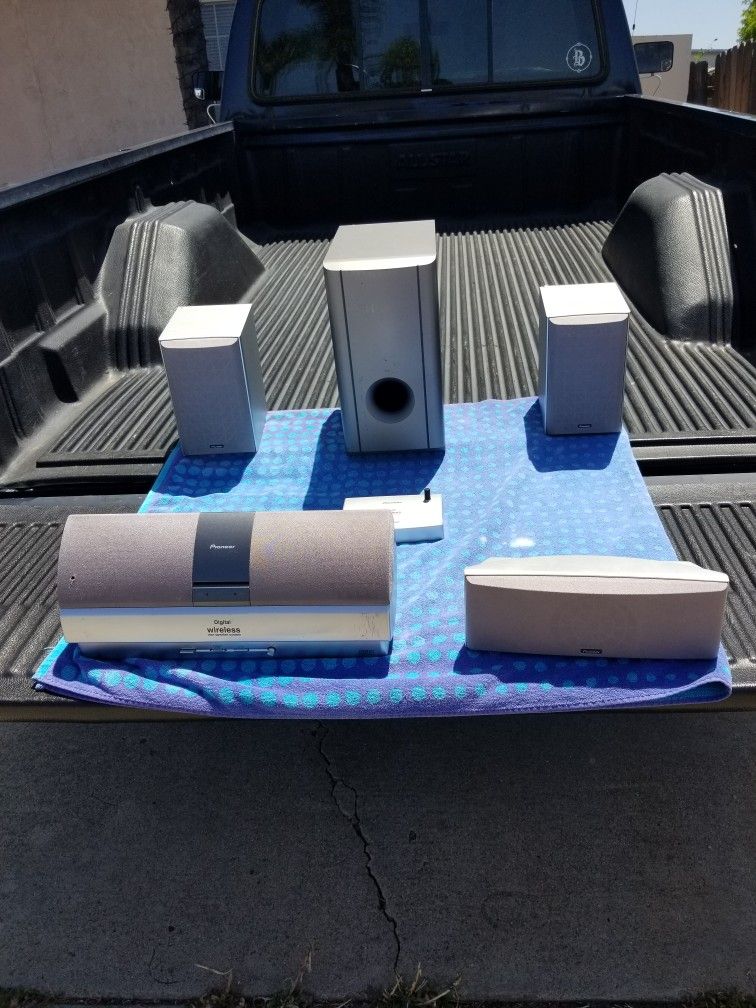 Pioneer Digital Wireless Rear speaker System