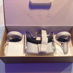 VR HEADSET. META QUEST 2