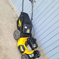 Dewalt 21-in 3-in-1 Gas Self Propelled Walk Behind Lawn Mower 
