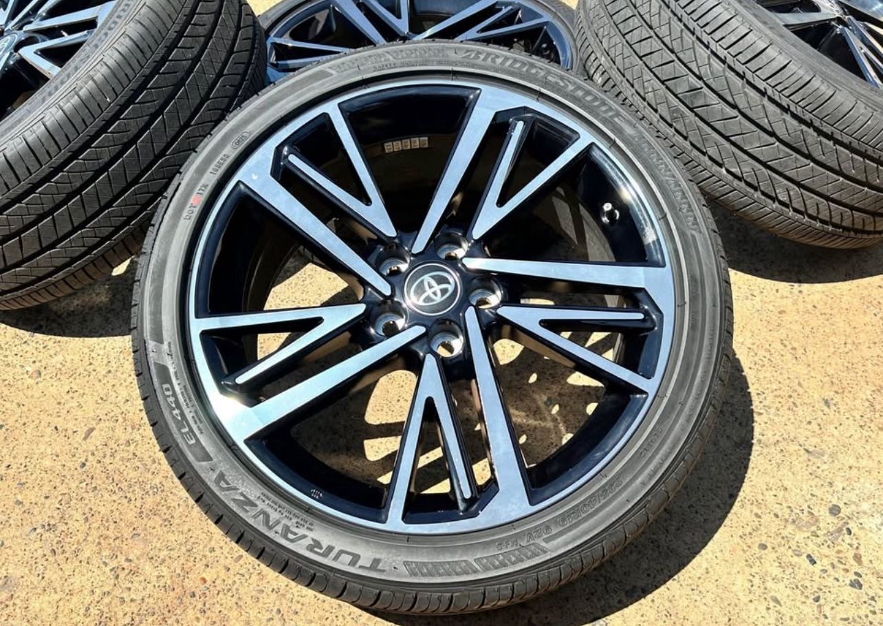 19” 2025 Toyota Camry XSE Hybrid Wheels Bridgestone tires 235/40R19 98% WITH SENSORS