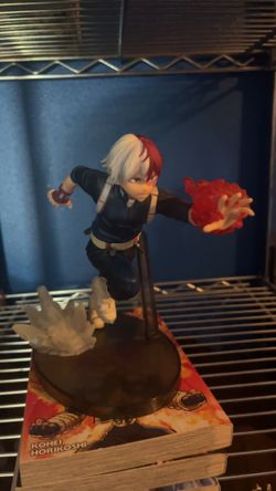 Shoto Todoroki statue 