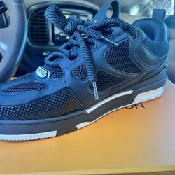 Sneakers 10.5 