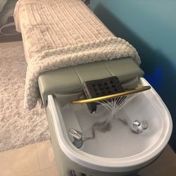 Headspa/ Massage Bed