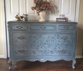 Vintage Dresser/Chest of Drawers