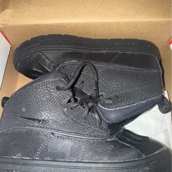 Nike snow boots  brand new size 10c 