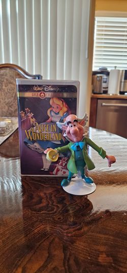 Alice In Wonderland Disney VHS Tape Cassette & Mad Hatter Figure Bundle / Collectible / Disneyland / Cheshire Cat / HTF / Toy / Media / Vintage
