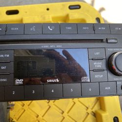 Chrysler And Jeep Radio  For Sale Works Great  Cd And Sirius Radio 6 Disk.mp3.WMA 
