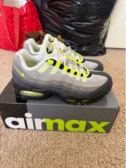 Air Max 95 “Neon” Size 9 Women/7.5 Men
