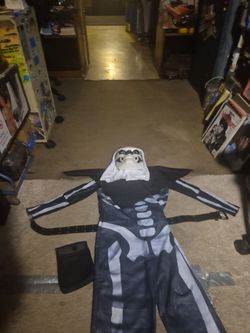 Skull  Trooper large 12‐14